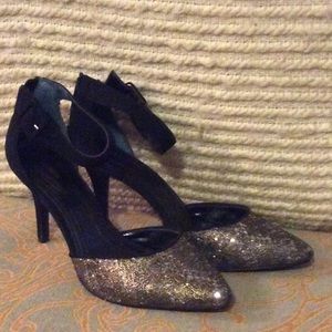 Sparkling Pointed Toe Pump